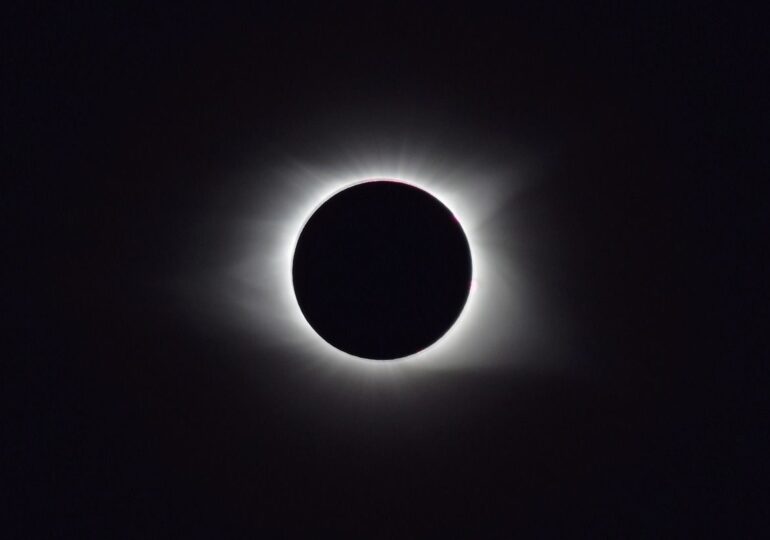 Ce a studiat NASA la eclipsa de soare de pe 8 aprilie. Explicațiile astronomului Adrian Șonka