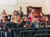 Nicușor Dan a promulgat legea care desființează examenul dublu pentru admiterea la liceu
