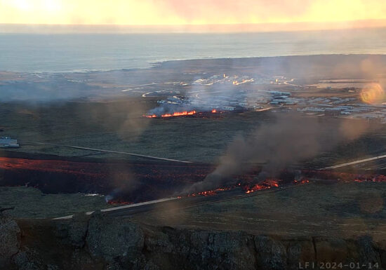 galerie foto cu Erupție vulcanică Grindavík, Islanda, 14 ianuarie 2024