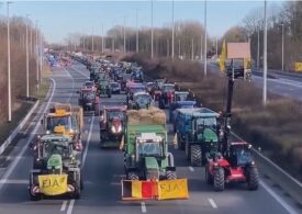 Agricultorii belgieni se alătură francezilor și blochează o autostradă: Sfârșitul nostru va însemna foamea voastră! (Video)