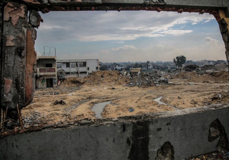 Israelul bombardează masiv Gaza, deși anunțase că încheie „faza intensivă”. Blinken: Țările arabe nu doresc să reconstruiască pentru că va fi distrusă iar