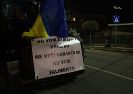 Simion și Șoșoacă au fost alungați cu huiduieli de transportatorii care protestează la intrarea în București: „Au vrut să spargem baricada cu jandarmii, dar noi suntem pașnici” (Video)