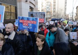 Medicii de familie protestează în București și în țară: „Ciolacu, lasă-ne să consultăm, nu vrem să ne reprofilăm” (Foto) <span style="color:#990000;">UPDATE</span> Ce spune noua șefă CNAS