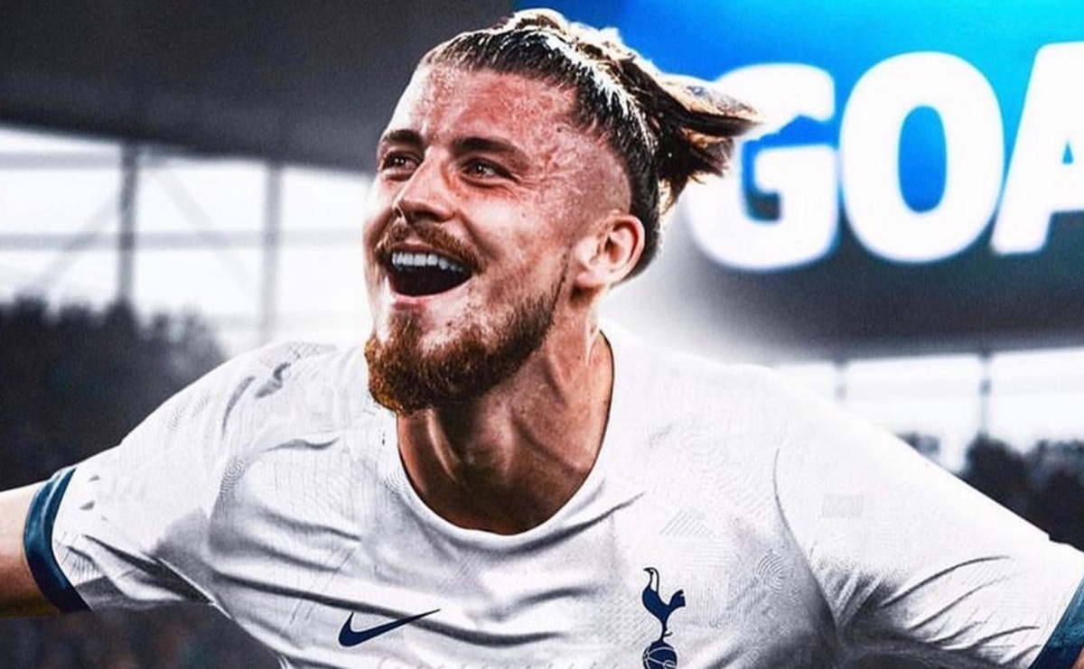 Reserve at Tottenham, Radu Drăgușin is wanted in another championship