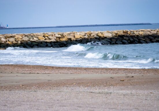 Fragmente de dronă, descoperite pe plaja din Eforie Nord