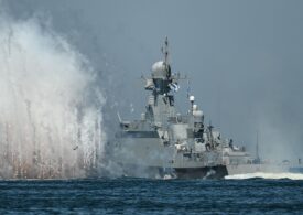 Cum au scufundat ucrainenii nava rusească din Marea Neagră: Lovituri în mai multe puncte și o explozie imensă (Video)