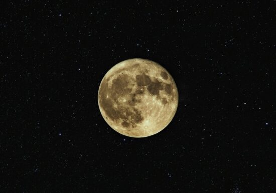 Eclipsă totală și Lună sângerie duminică. Unde poate fi văzut fenomenul astronomic rar