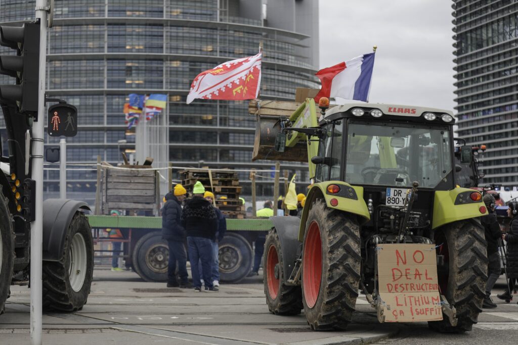 Acordul Mercosur scoate agricultorii în stradă. România trimite peste 200 de fermieri la Strasbourg