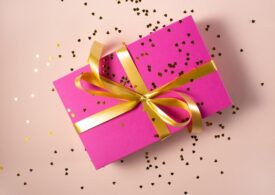 Cadouri personalizate pentru cei dragi: 4 motive pentru care vor fi apreciate mereu