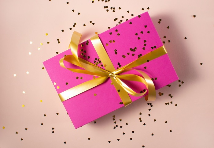Cadouri personalizate pentru cei dragi: 4 motive pentru care vor fi apreciate mereu