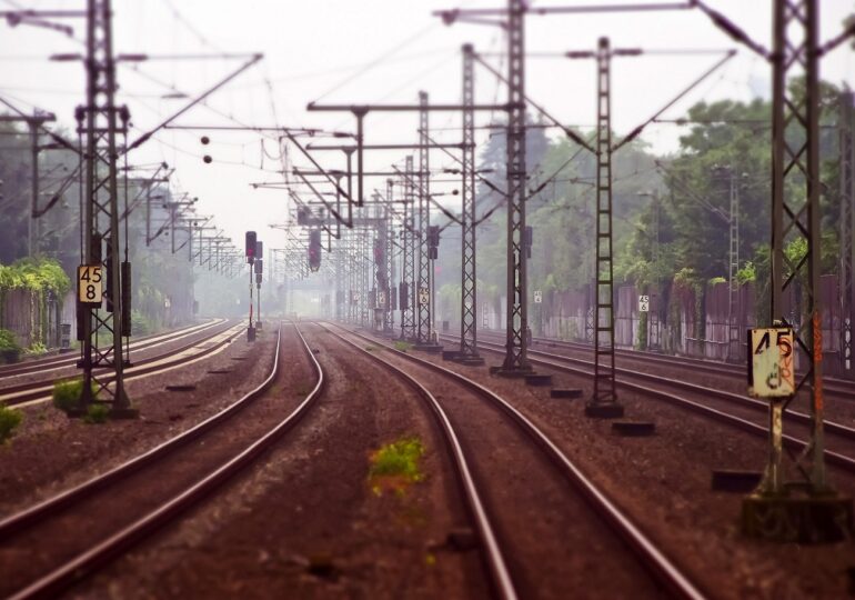 Ucraina a reparat și schimbat sute de kilometri de căi ferate în 2023. România, zero pe linie!