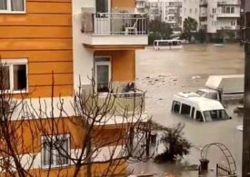Antalya este sub ape. Ploile torențiale au ucis o persoană (Video)