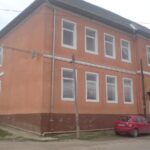 Elevi răniți la o școală din Sibiu, după ce a căzut tavanul peste ei. Primarul dă vina pe curent și porumbei – UPDATE