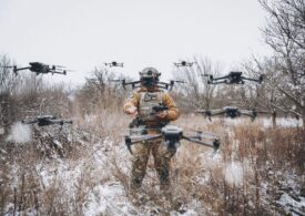 Roiurile de drone cu inteligență artificială ar putea deveni arma-forte a Ucrainei