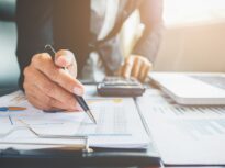 România poate ieși din criza bugetară fără austeritate permanentă? Da, dar cu schimbări majore de impozite și taxe. Trei scenarii