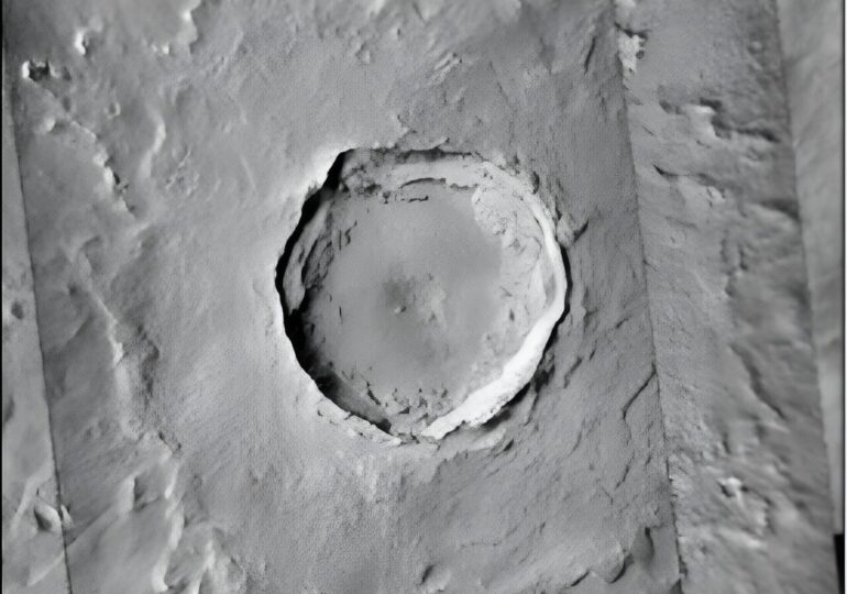 Un singur asteroid a produs peste două miliarde de cratere pe Marte. Cum a fost posibil