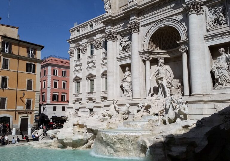 Fontana di Trevi trece printr-o "cură de întinerire" - vizite limitate și de pe pasarelă