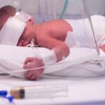 România are un deficit cronic de medici neonatologi, specializare care înregistrează cel mai mare procent de posturi vacante raportat la posturile ocupate, respectiv 40%