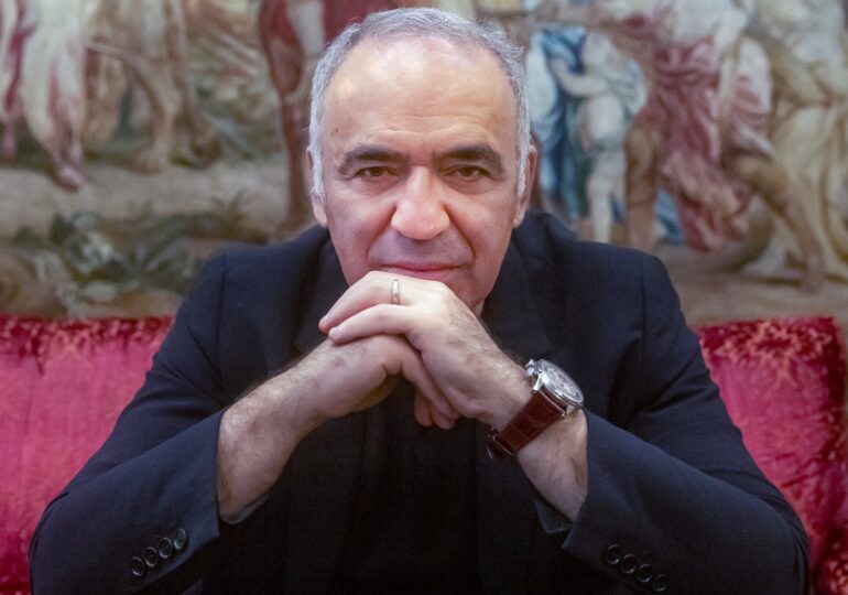 Marele șahist Garry Kasparov a fost pus de Rusia pe lista teroriștilor: E o onoare!