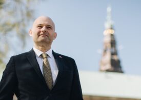 Liderul conservatorilor danezi s-a prăbușit la o reuniune de partid și a murit