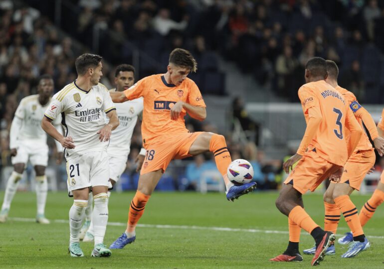 Meci cu decizii scandaloase în Valencia - Real Madrid. Oaspeții au marcat golul victoriei, dar arbitrul deja fluierase finalul (Video)