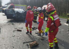 Accident cu un mort și 5 răniți la Sinești. DN 2 este blocat