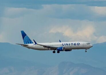 Un Boeing 767 a lovit un camion și un stâlp de iluminat înainte de aterizarea pe un aeroport din SUA (Video)