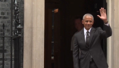 Barack Obama a făcut o vizită surpriză pe Downing Street, la biroul premierului britanic (Video)