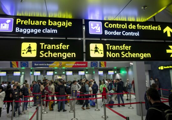 Cum a ajuns noul sistem de control la frontiere al UE să confunde două surori gemene în România