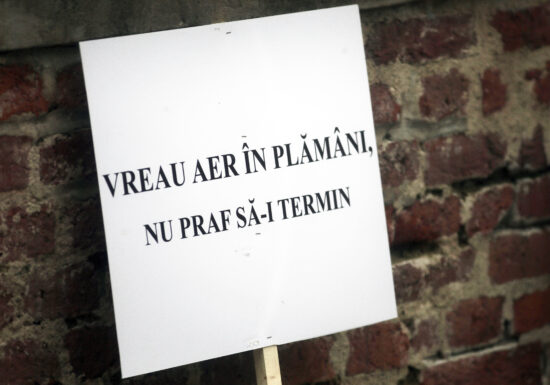 Combaterea poluării invizibile din locuințe, din școli și de la locul de muncă