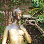 Statuia Julietei din Verona a fost deteriorată de „mângâierile” turiștilor. I-a apărut o gaură pe sânul drept (Video)