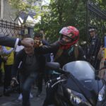 Burduja a venit pe motocicletă la depunerea candidaturii pentru PMB. Ciucă n-are pretenții (Foto&Video)