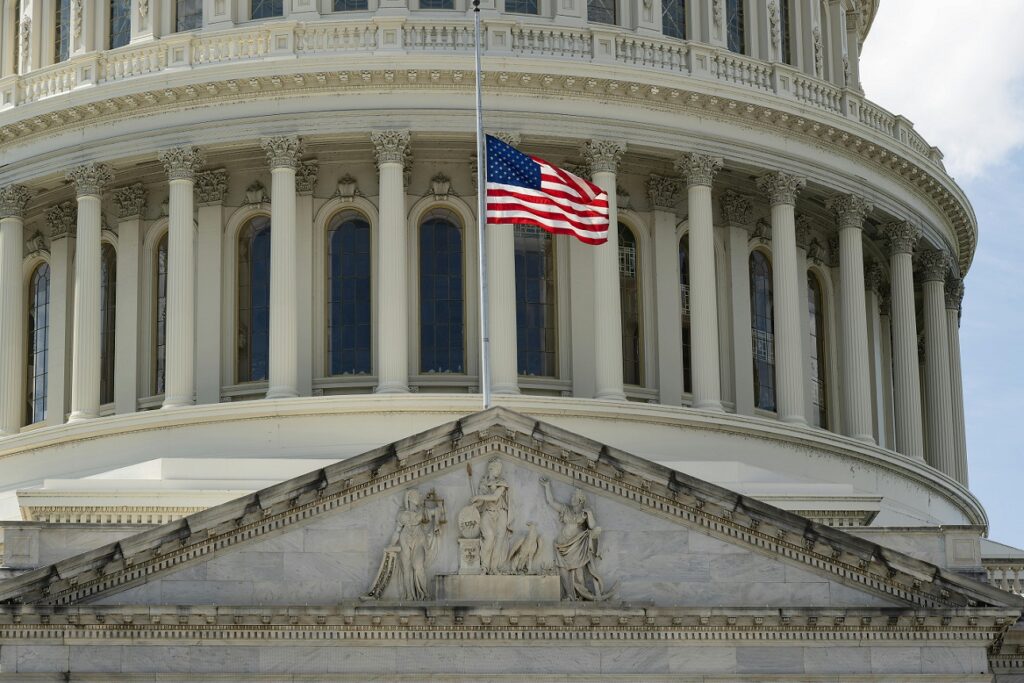 Erou decorat al US Air Force, arestat după ce a cerut în uniformă demiterea lui Trump și a lui JD Vance