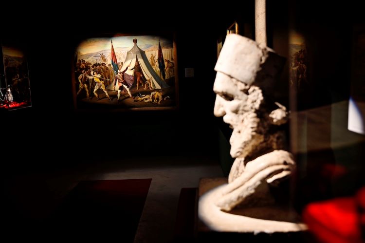 Ce taine și comori ascunde istoria României. Art Safari expune peste 100 de capodopere și obiecte rare din trecutul țării