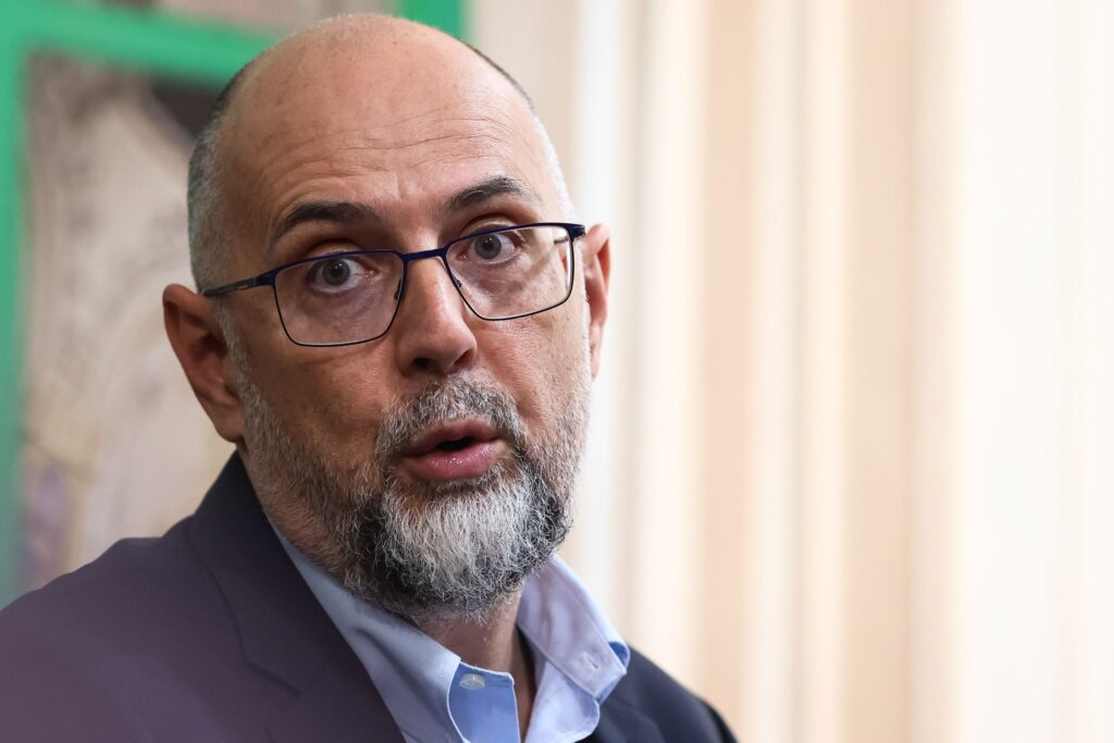 Kelemen Hunor îi cere lui Bolojan reduceri de 50% la taxele locale: Corectarea deciziilor e semn de maturitate. Altfel, până în mai-iunie dispare orice suport pentru acest Guvern