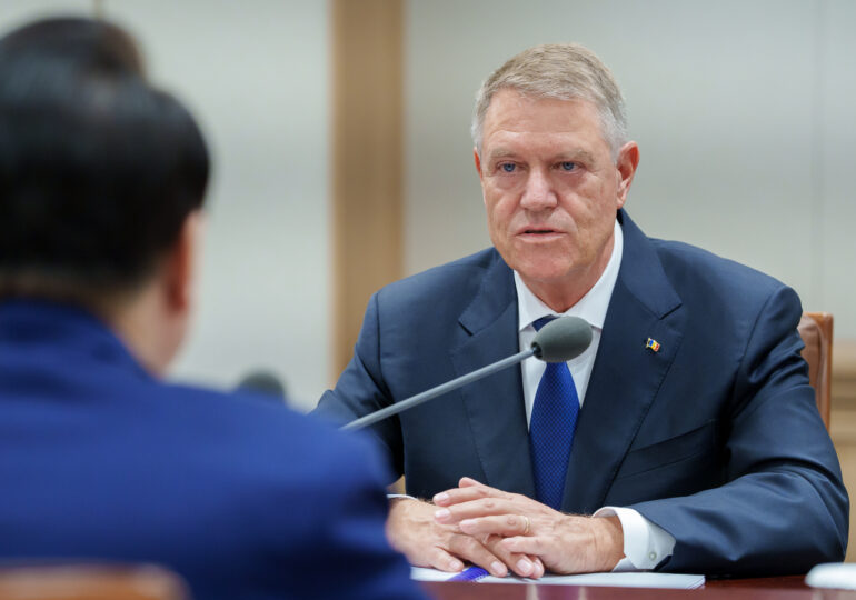 Romanian President, asked why he traveled to South Korea in a luxury jet: I came with a small aircraft