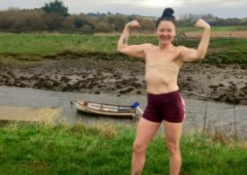 Luptă cu prejudecățile: O supraviețuitoare a cancerului la sân va alerga topless la maratonul de la Londra