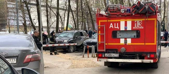 Tentativă de asasinat la Moscova: Momentul în care explodează mașina unui dezertor ucrainean (Video)