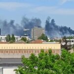 Incendiu la o clădire din nordul Capitalei. A fost emis mesaj Ro-Alert, 20 de persoane evacuate din blocul învecinat (Foto)