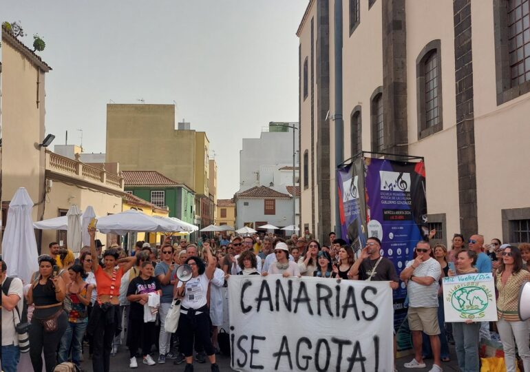 În Spania crește furia împotriva vizitatorilor străini: "Pute a turiști", "Duceți-vă acasă!" (Foto & Video)