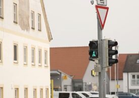 Cum arată și ce face semaforul viitorului, testat acum în Germania (Video)