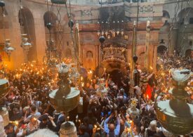 Ceremonia de primire a Sfintei Lumini la Ierusalim – Când este adusă în România (Live video)