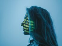 Inteligența artificială ne schimbă felul în care scriem și vorbim