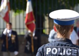 Doi polițiști din Paris au fost împușcați chiar în interiorul secției (Video)