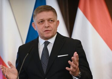 Premierul slovac Fico merge la parada lui Putin din 9 mai, un gest care tensionează relațiile cu UE