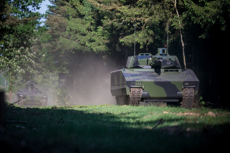 Cel mai folosit vehicul de luptă al infanteriei NATO va fi produs și în România. Uzina care va fabrica temuta șenilată