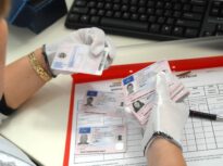 Permis suspendat dacă nu se achită amenda în 90 de zile
