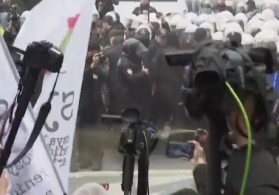 Stare de asediu în Istanbul, unde sunt proteste violente: Sute de manifestanți au fost reținuți (Video)