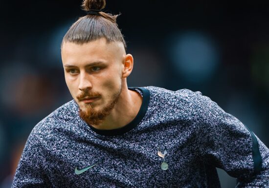 Tottenham primește o ofertă de 20 de milioane de euro pentru transferul lui Radu Drăgușin