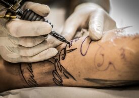 Avertismentul oamenilor de știință: Posibilă asociere între tatuaje și un tip de cancer